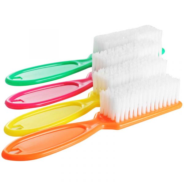 Щеточка для ногтей с длинной ручкой